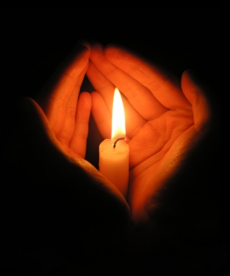 hands_and_flame_1