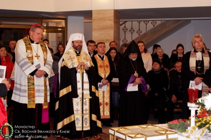 tyjden_molytov2013