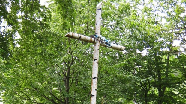 1391671312-1459-pamyatnyiy-krest-voinam-upa
