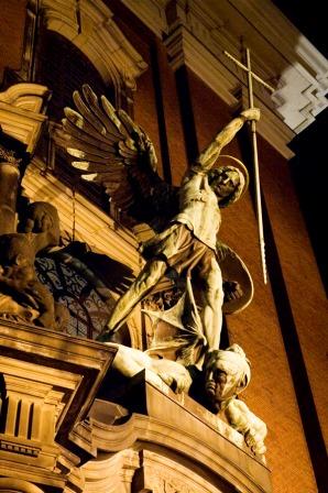 statue_of_archangel_michael_over_the_main_gate_of_the_church_sankt_michaelis_in_hamburg_germany