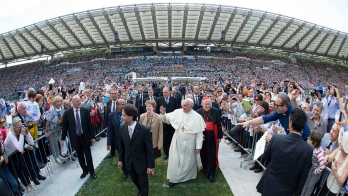 the_holy_father_and_the_catholic_charismatic_renewal_at_the_olympic_stadium_rome_1_-_2_june_2014_1401800511