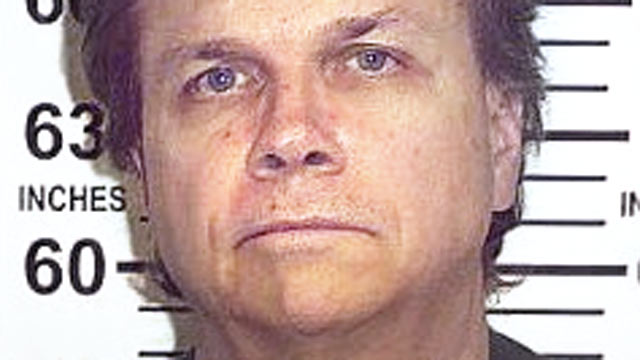 ht_mark_david_chapman_dm_120823_wmain