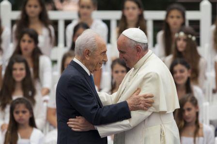 shimon_peres_i_papa_frantsysk