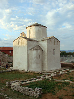 nova-akropola-casopis-filozofija-humanizam-kultura-starohrvatske-sakralne-gradevine
