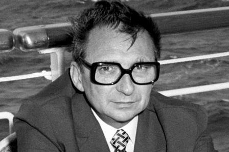 ion_mihai_pacepa_on_raul_castros_yacht_in_cuba_1974_photo_courtesy_of_ion_mihai_pacepa_cna