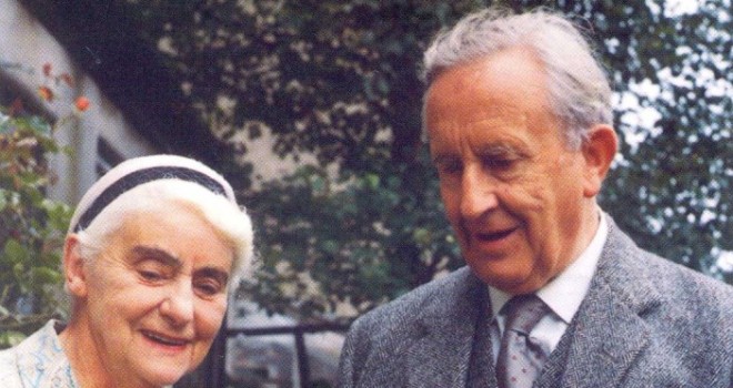 ronald_and_edith_tolkien_1966-704x1024-660x350