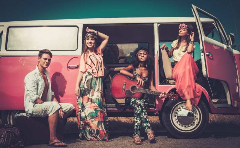 hippies_810_500_55_s_c1