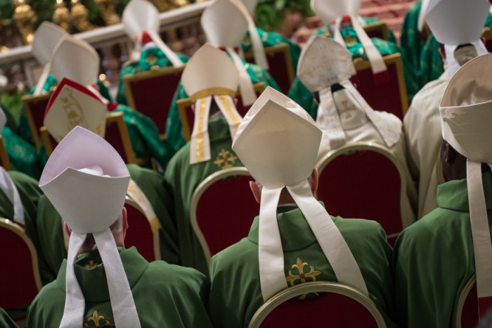 sinod-iepiskopiv2-700x466