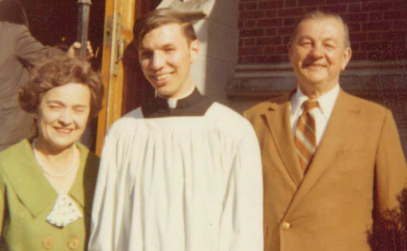 altar_boy_810_500_55_s_c1