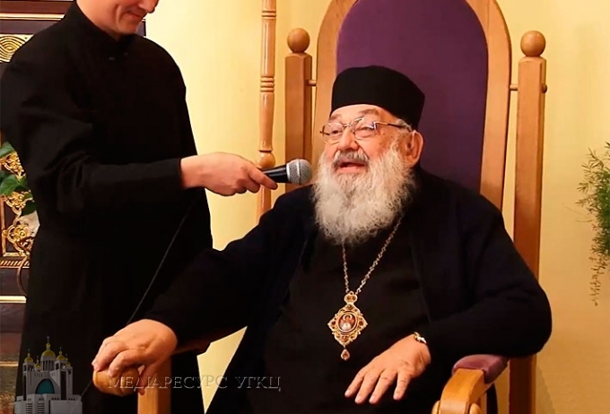 ljubomyr_zi_svyashenykamy