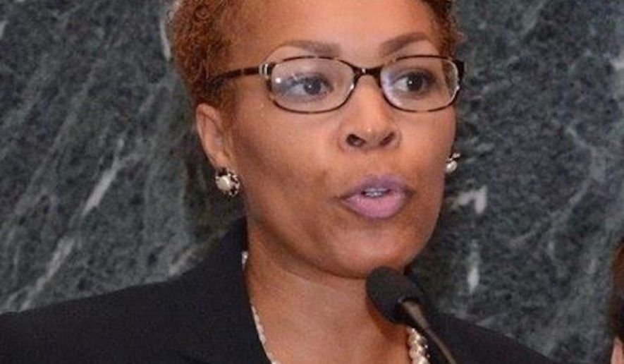 maya_dillard_smith_c0-257-640-630_s885x516