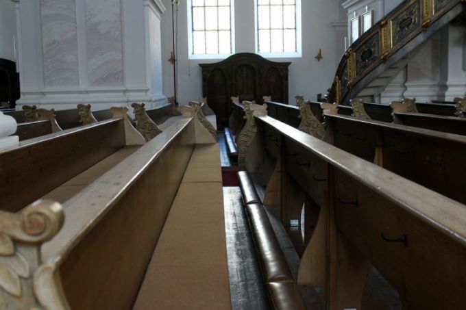 empty_church_credit_manfred_antranias_zimmer_via_pixabay_public_domain_cna