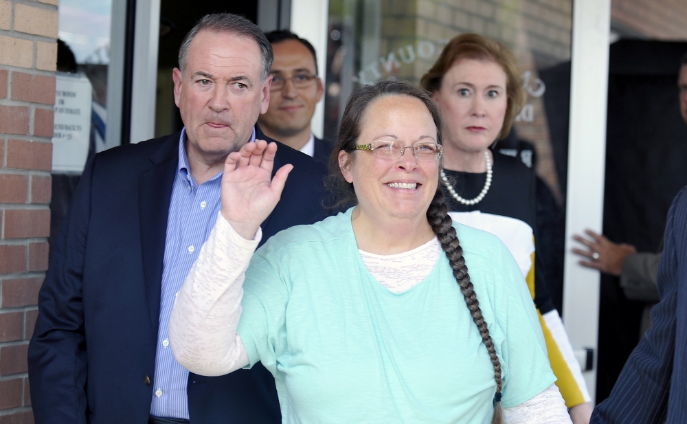 kim-davis-mike-huckabee