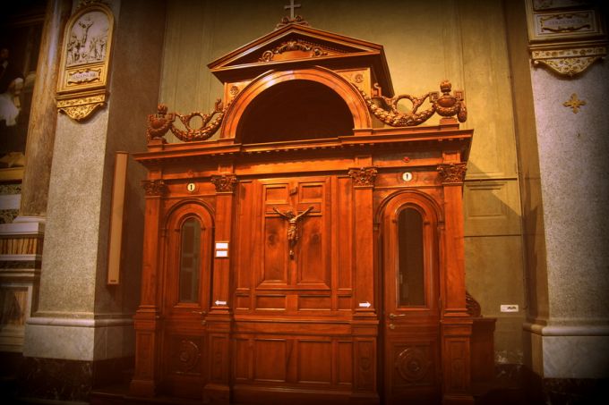 confessional_credit_romana_klee_via_flickr_cc_by_sa_20_cna