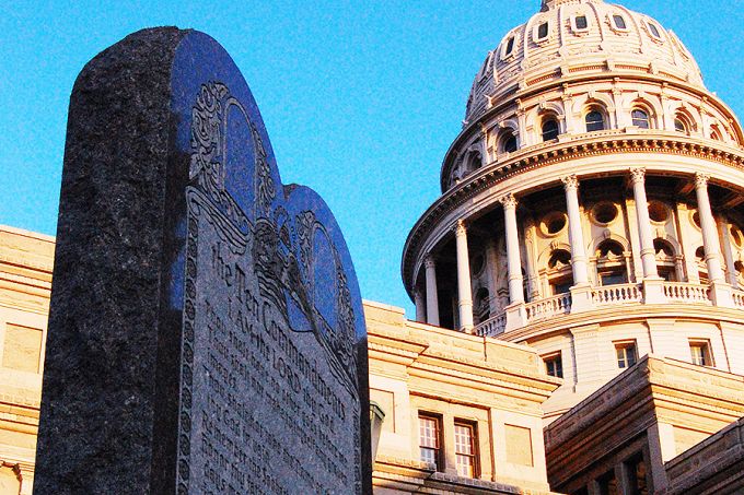 ten_commandments_outside_of_the_texas_capitol_credit_blundin_via_flickr_cc_by_nc_nd_20_cna