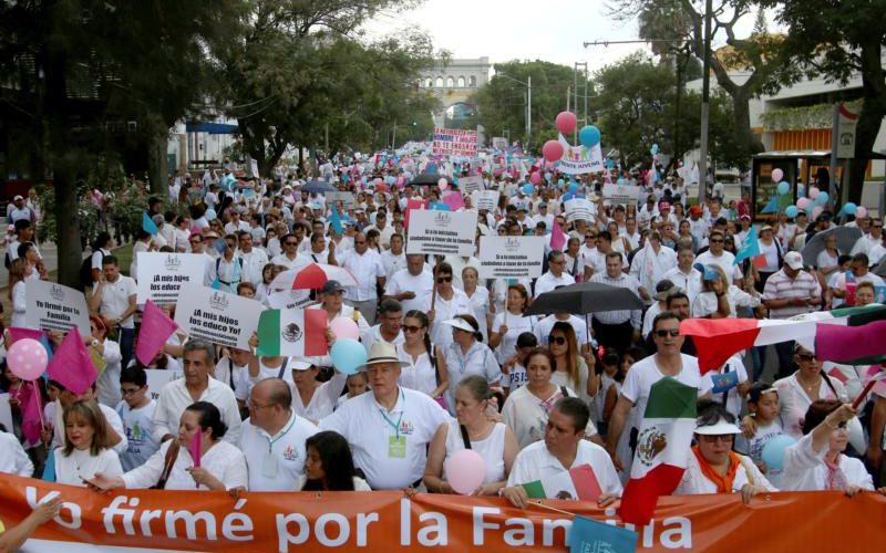 20160920t1320-5287-cns-mexico-same-sex-marches_800-800x500