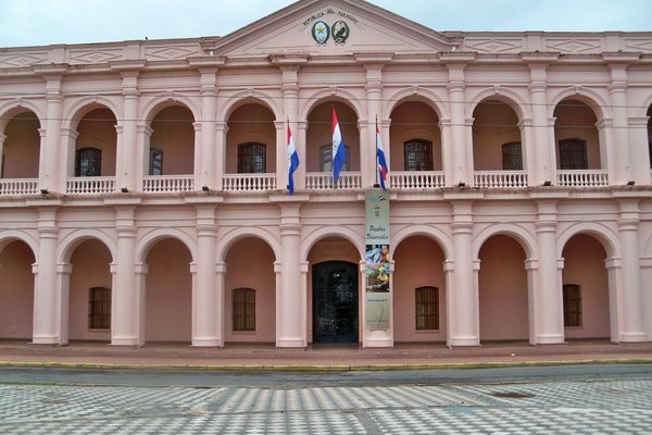 7320227-the-building-where-paraguay-s-congress-meets-0