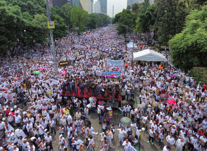 mexico-marchaporlafamiliactjx4mbueaayvu1-696x506