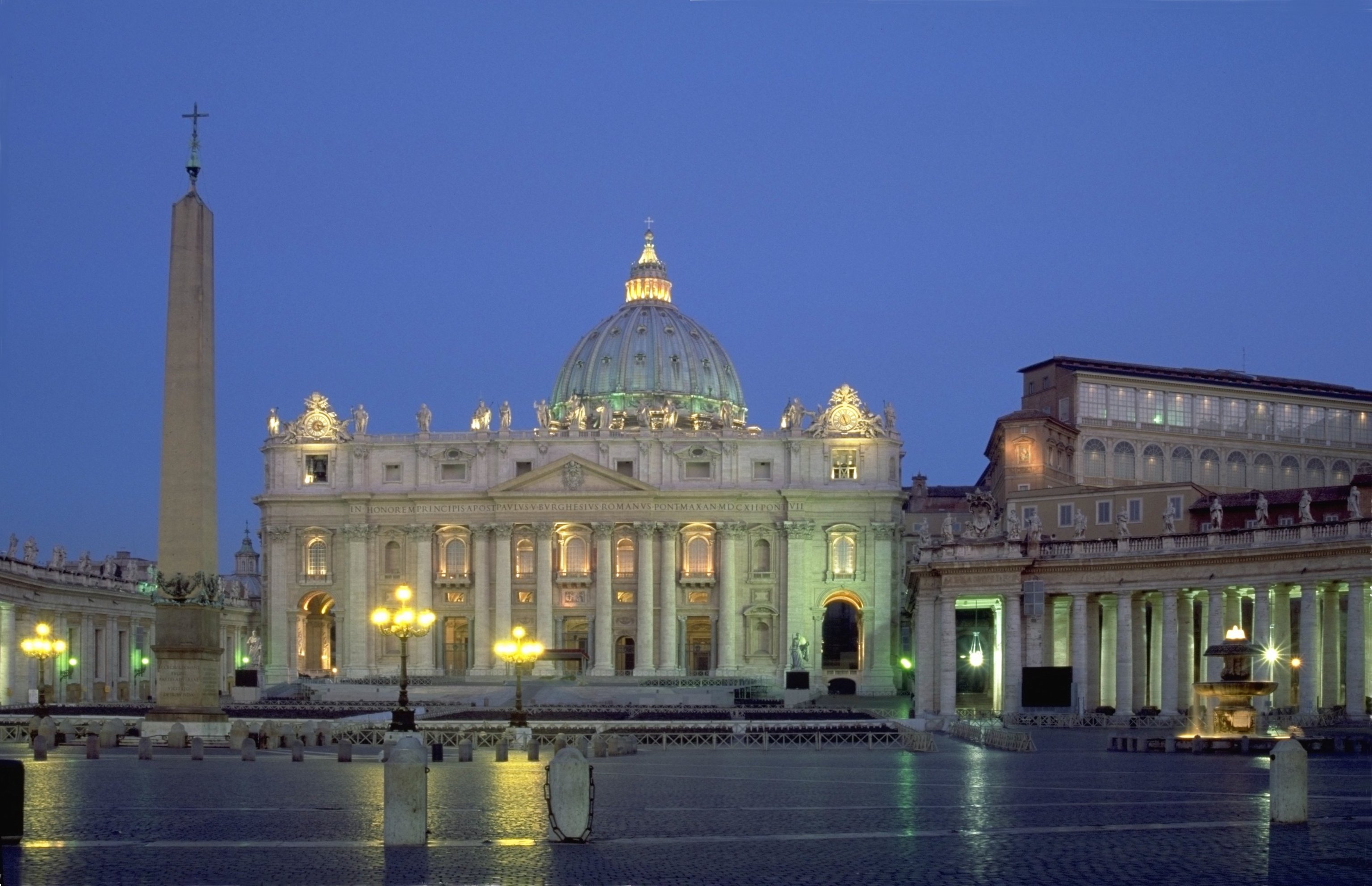 stpetersbasilicaearlymorning