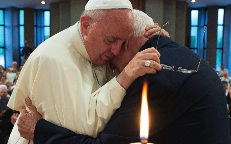 20160505t0940-3148-cns-vatican-letter-tears-1-800x500