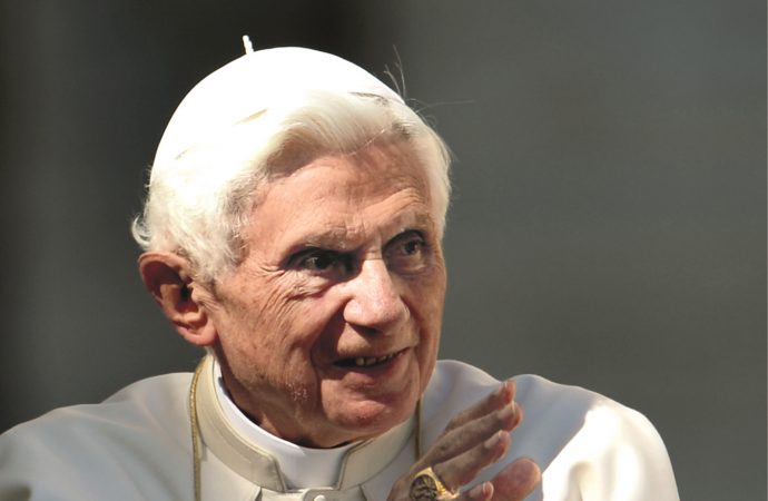 20160908t1715-023-cns-benedict-seewald-testament-690x450