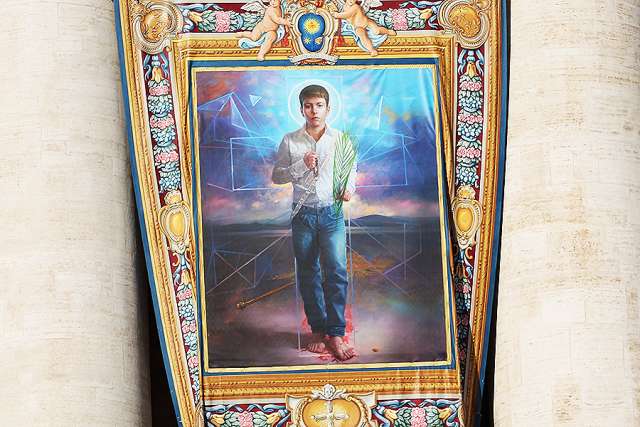 st_jose_sanchez_del_rio_banner_in_st_peters_square_oct_16_2016_credit_martha_calderon_1_cna