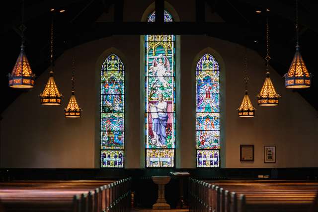 inside_a_church_unsplash_cna