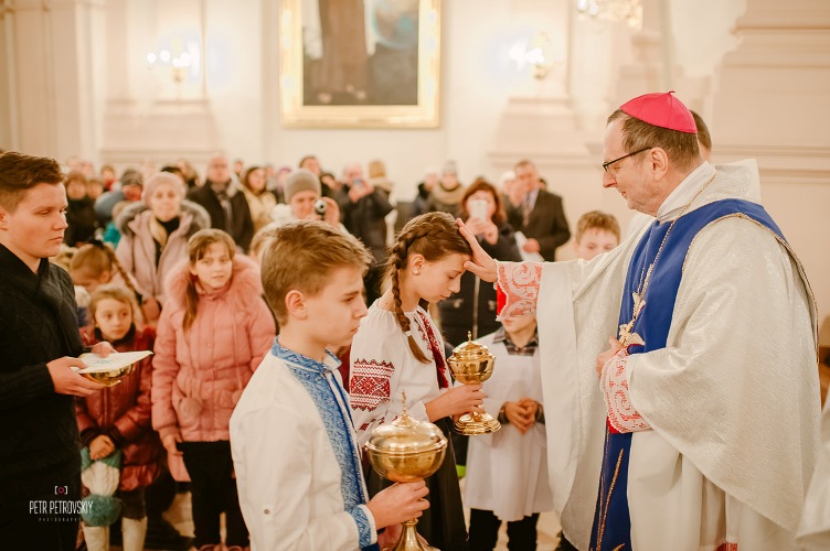 urochystist_v_parafiyi_neporochnoho_zachattya_presvyatoyi_divy_mariyi_6