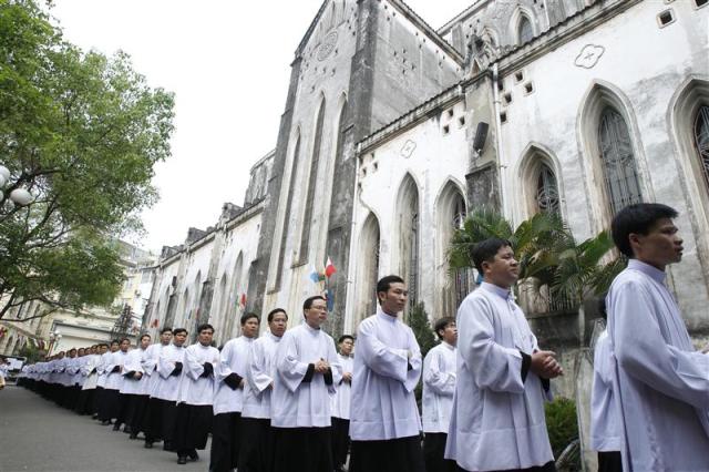 vietnam_-_vaticano_-_sacerdoti