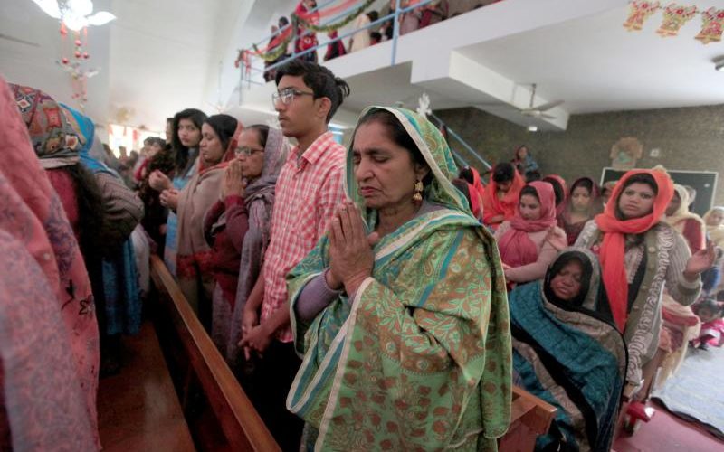 20161227t0837-7017-cns-christmas-pakistan_800-800x500