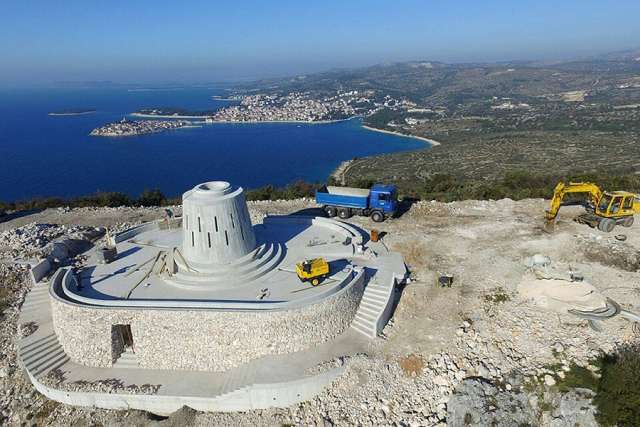 statue_construction_credit_municipality_of_primosten_cna