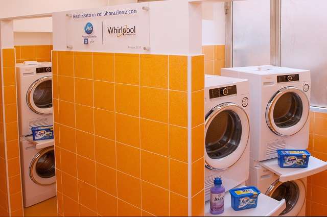 the_new_pope_francis_laundry_for_homeless_opened_in_trastevere_april_10_2017_credit_apostolic_charities_cna