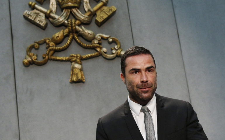 20160429t1155-3012-cns-vatican-finance-report_crop