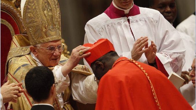 kardinalserhebung-von-robert-sarah-durch-papst-benedikt-xvi-678x381