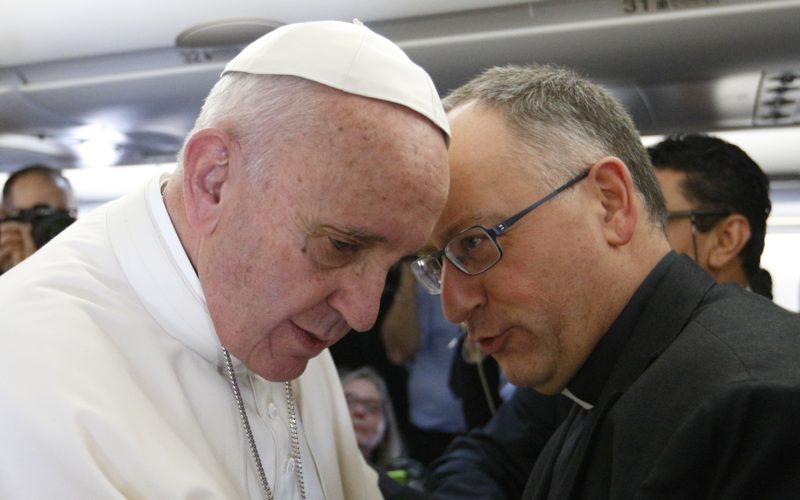 20160212t0840-2099-cns-pope-plane-start-800x500