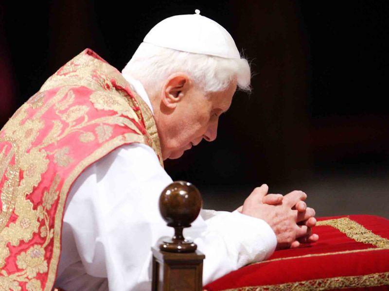papa-benedetto-xvi-preghiera1