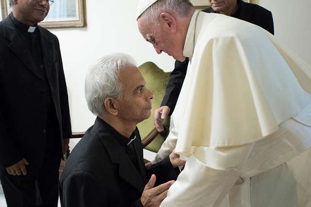 father_tom_uzhunnalil_meets_with_pope_francis_in_vatican_city_on_sept_13_2017_credit_losservatore_romano_cna