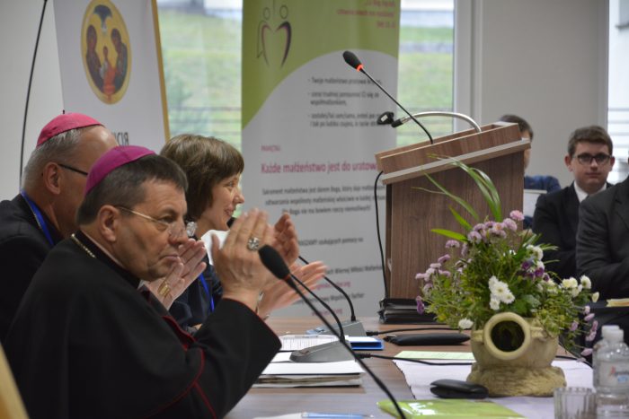 ii-vseukrainska-zustrich-osib-zadiyanih-u-dushastirstvo-rodin_-700x467