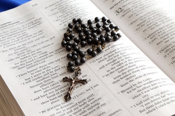 827066_sxc6_rosary699609_1280_54