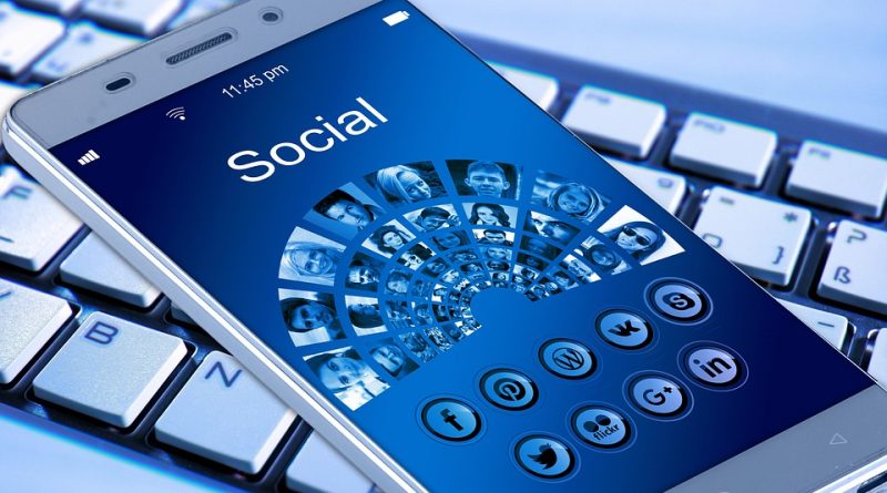 mobile-phone-1917737_960_720-e1516202857759-800x445