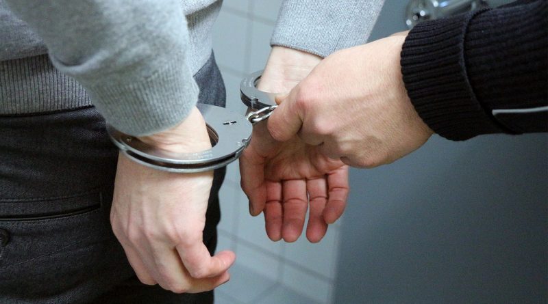 handcuffs-2102488_1280-800x445