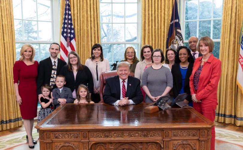 melissa_ohden_at_white_house_810_500_75_s_c1