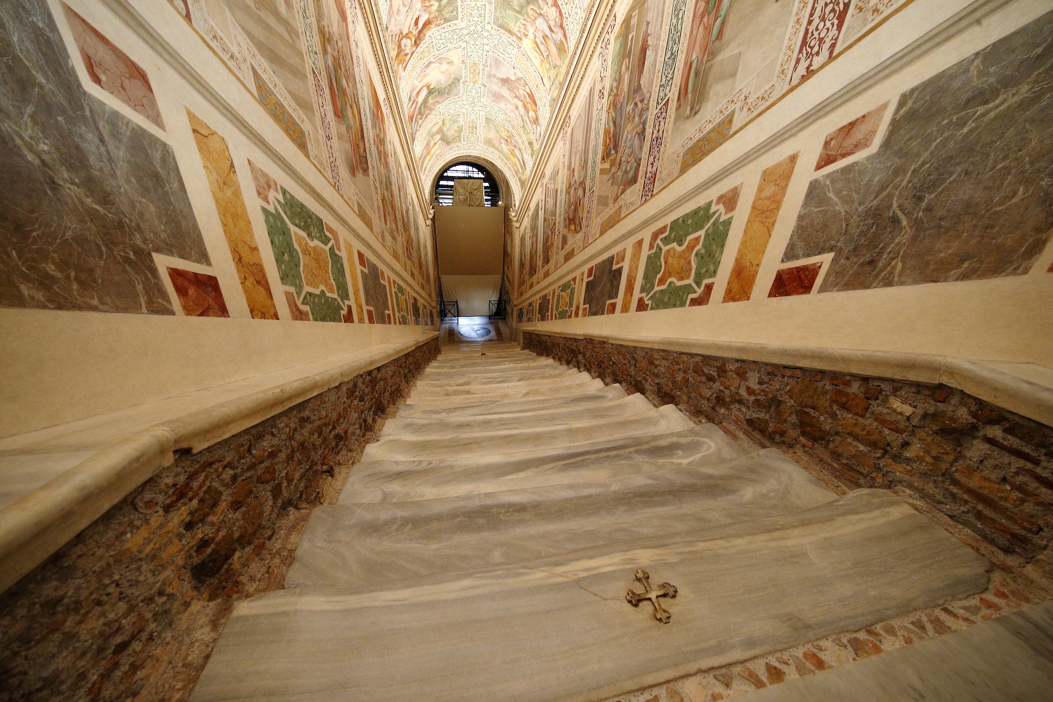 20190411t1456-25859-cns-unveiling-holy-stairs