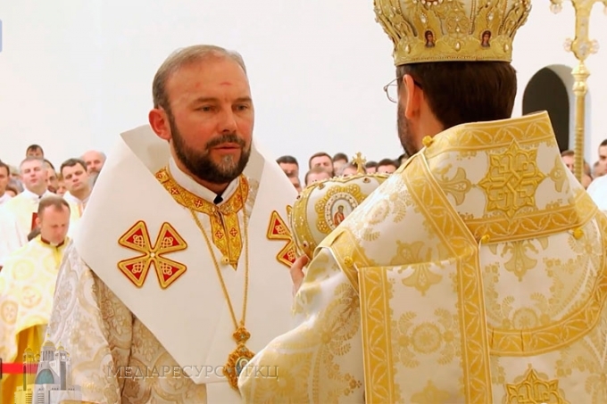 xirotoniya_tuchaptsya2