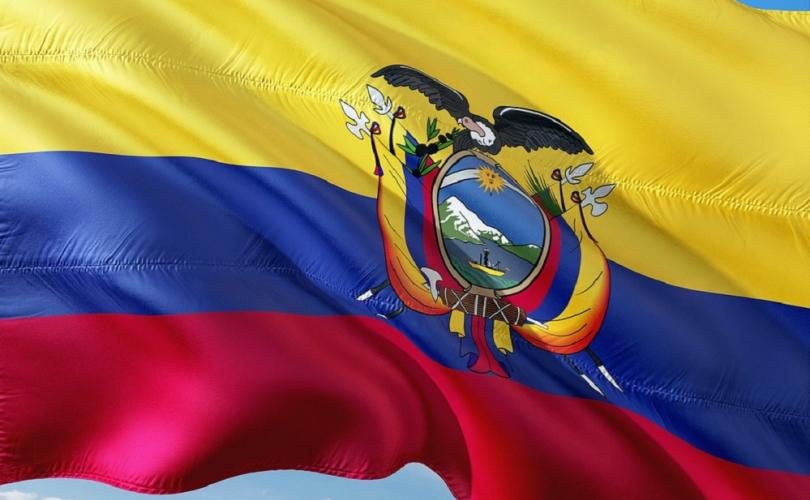 ecuador_flag_810_500_75_s_c1