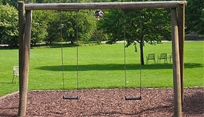 76400