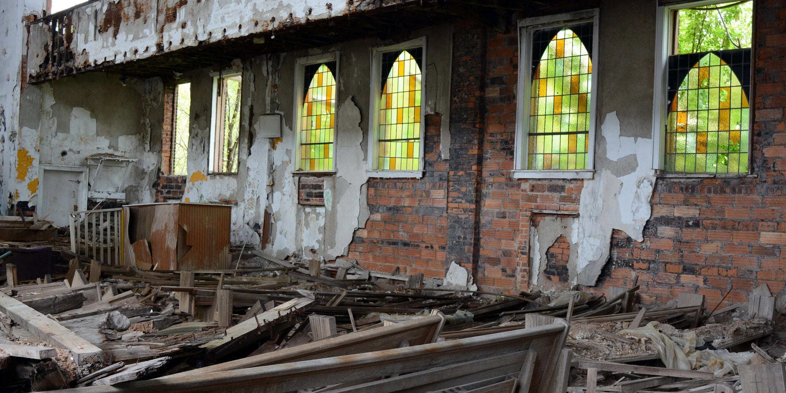vandalism-against-church-2560x1280