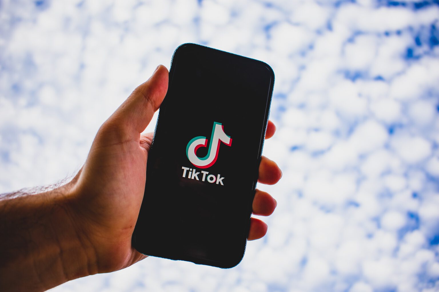 tiktok-g2838e8364_1920-1536x1024
