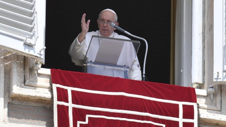 papa_angelus_1109