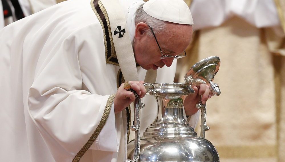 20160324t0858-2339-cns-pope-chrism-mass-e1491405366124